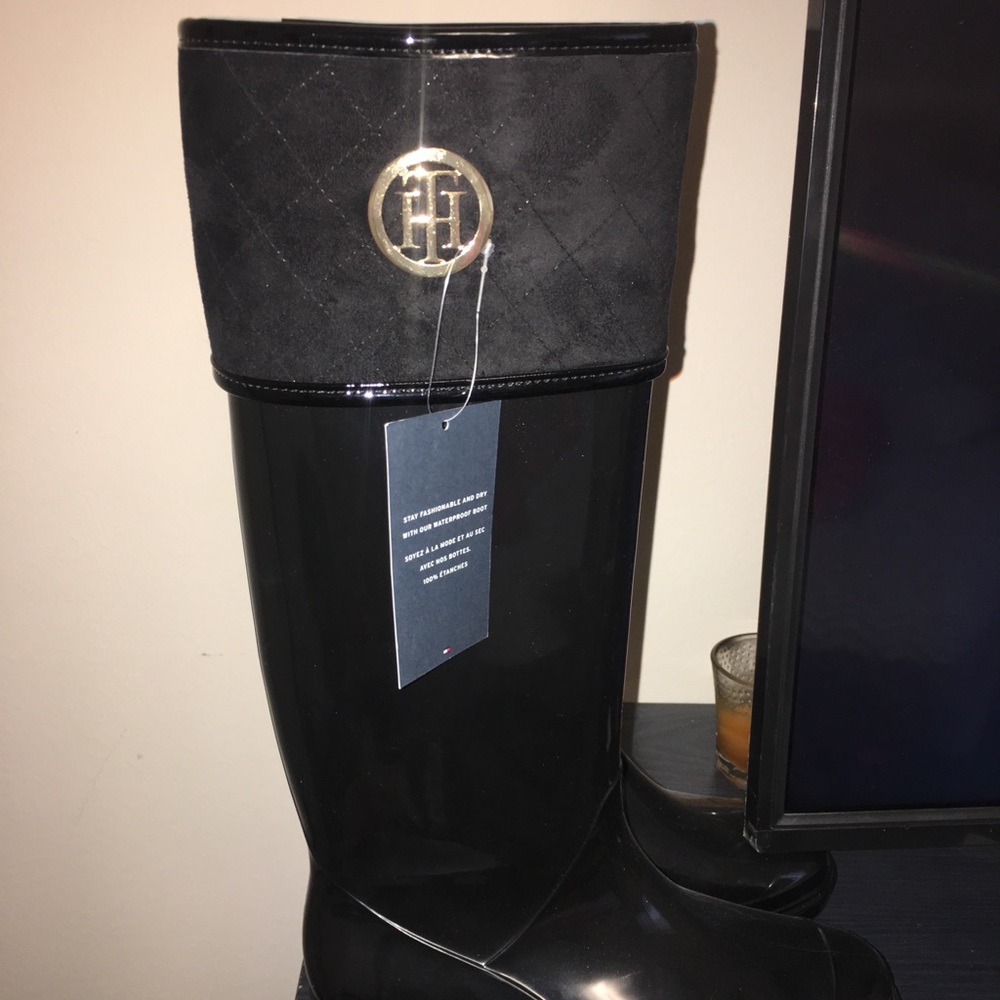 Brand new Tommy Hilfiger boots. Size 9